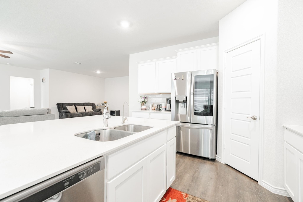 555 Delaware Road - Photo 17
