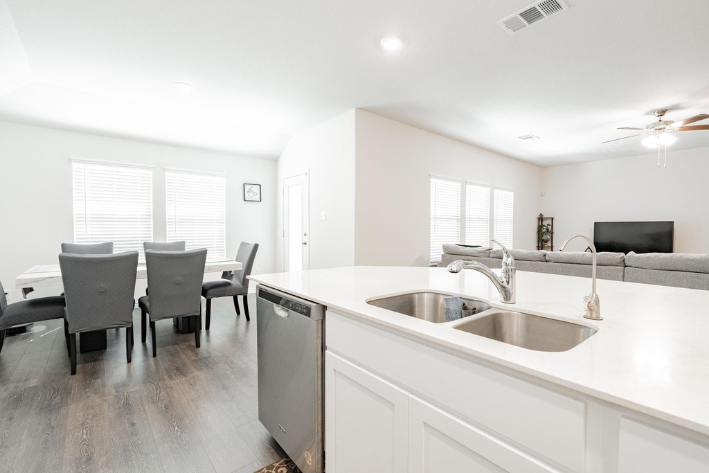 555 Delaware Road - Photo 19
