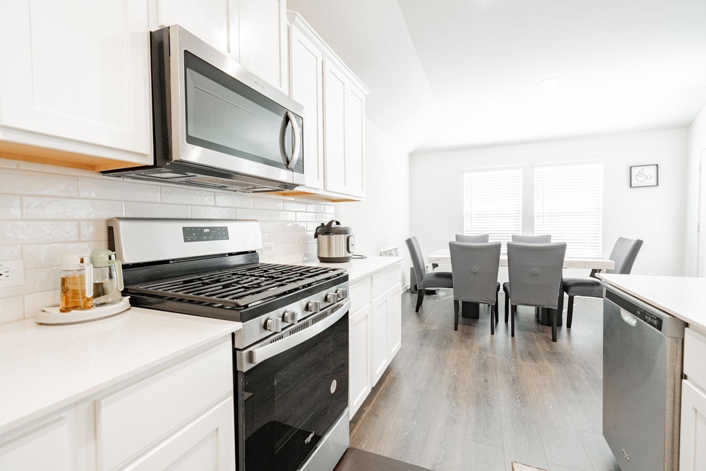 555 Delaware Road - Photo 18
