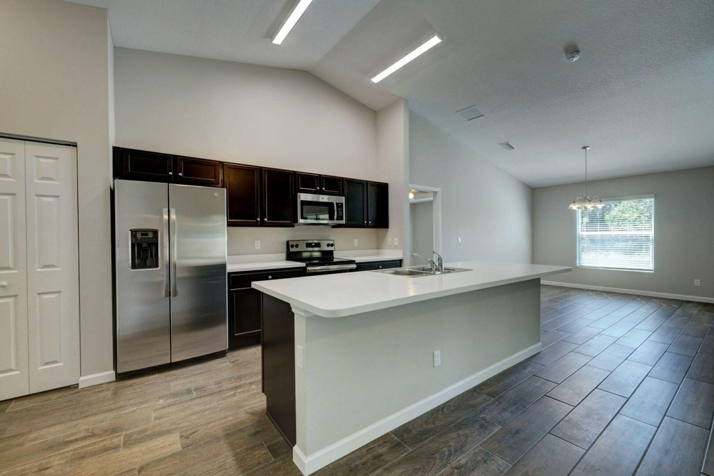 1913 Sw Swift Avenue - Photo 3