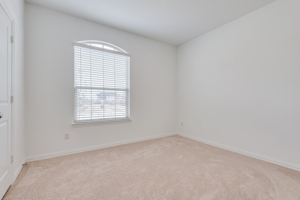 2204 Okeefe Drive - Photo 6