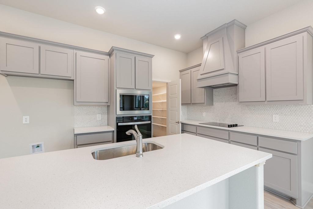 1019 Ella Drive - Photo 4
