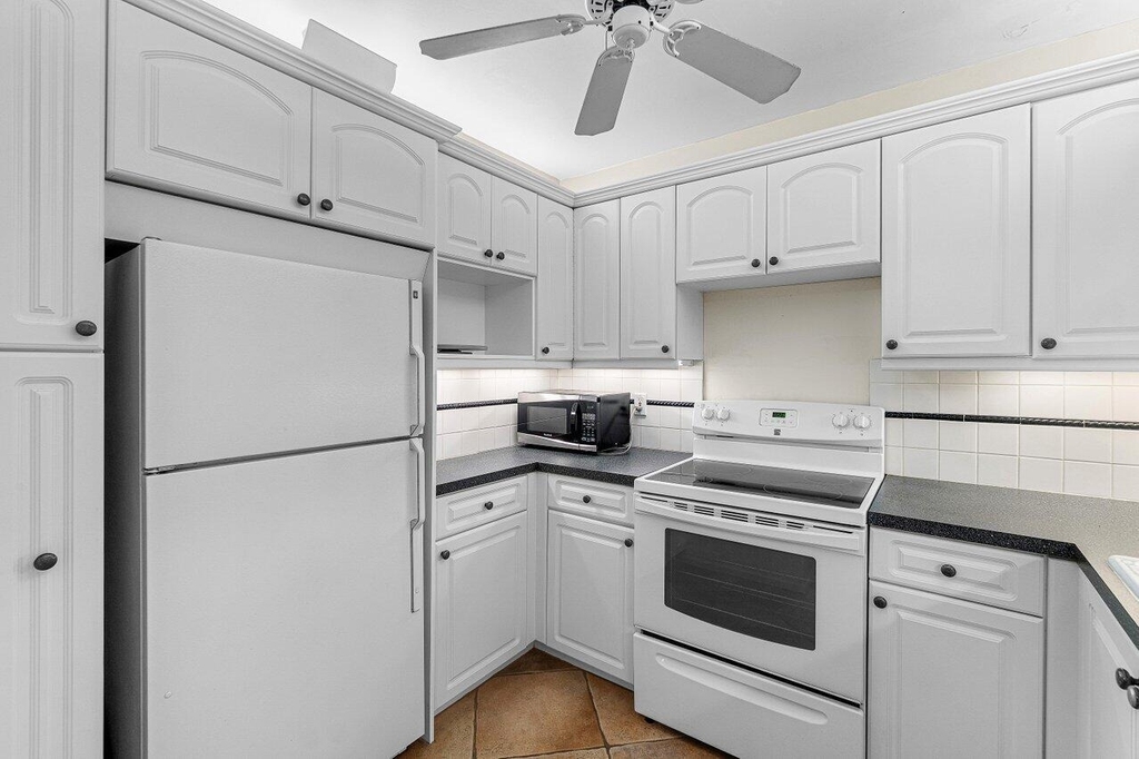 120 Cypress Club Drive - Photo 6