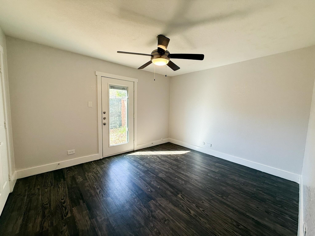5928 Fletcher Avenue - Photo 11