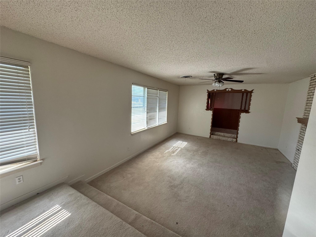 598 Washington Boulevard - Photo 3