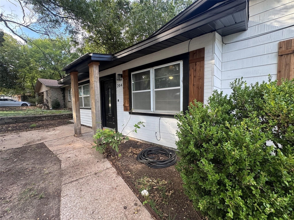 204 Live Oak Lane - Photo 1