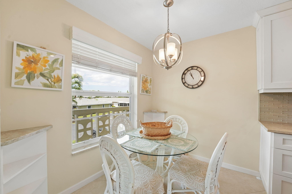 1080 Mahogany Way - Photo 2