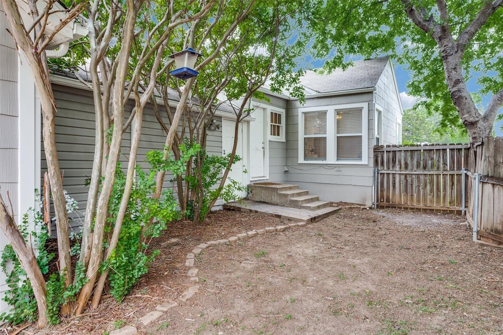 4039 Locke Avenue - Photo 10