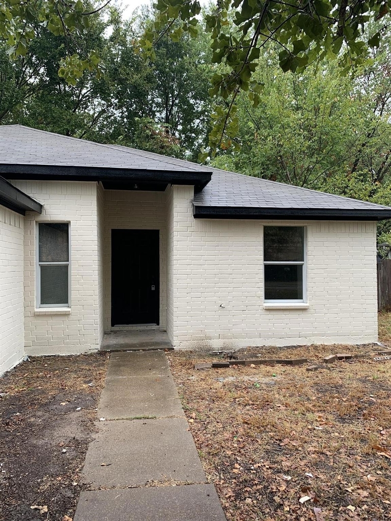 120 Plumthicket Lane - Photo 1