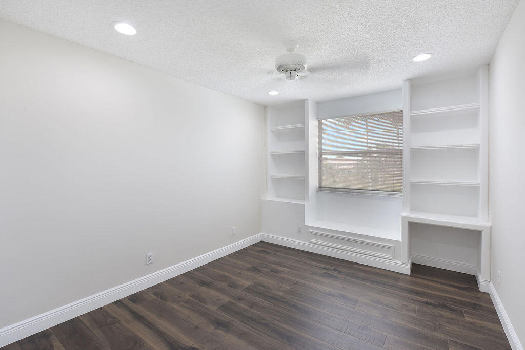 7259 Norwich Lane - Photo 17