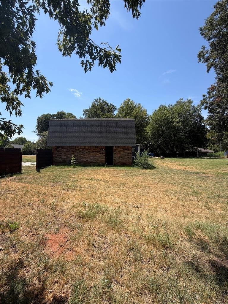 237 E Mohr Lane - Photo 2