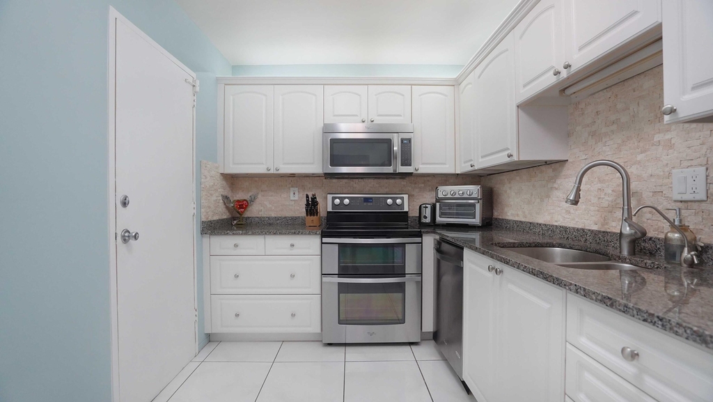 4250 Galt Ocean Drive - Photo 3