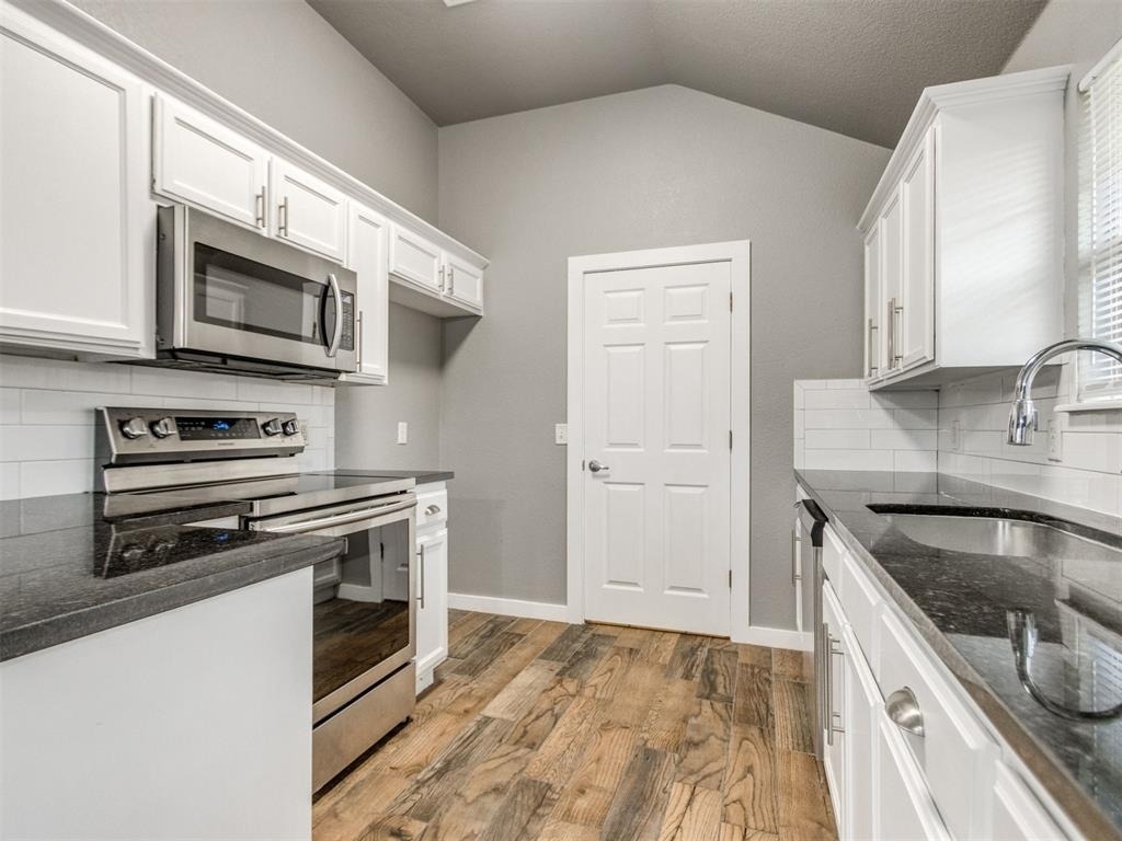 21925 Homesteaders Road - Photo 18