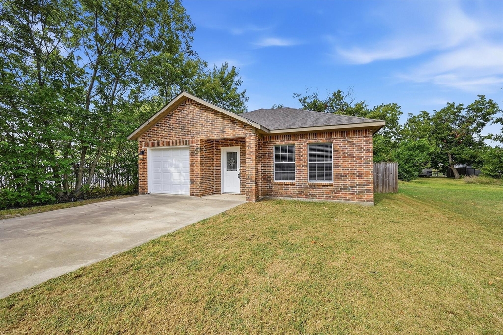 1508 King Street - Photo 1