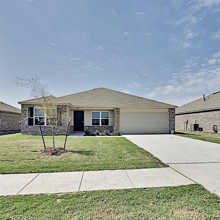 309 Blue Drive - Photo 0