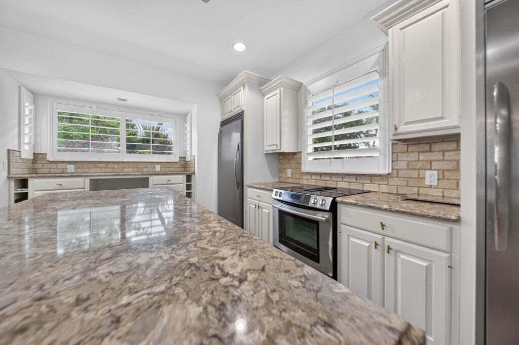 15 W High Point Road - Photo 16