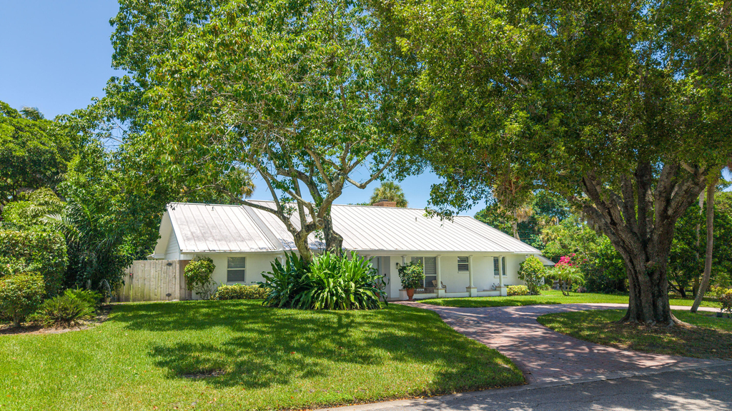 15 W High Point Road - Photo 0