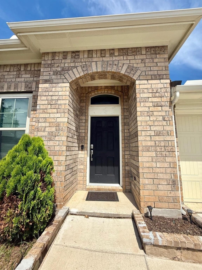 1909 Augustus Drive - Photo 2