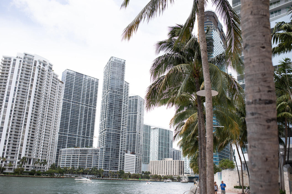325 S Biscayne Boulevard - Photo 2