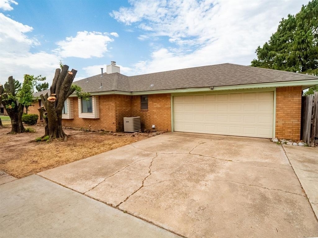 3201 Creekwood Court - Photo 2