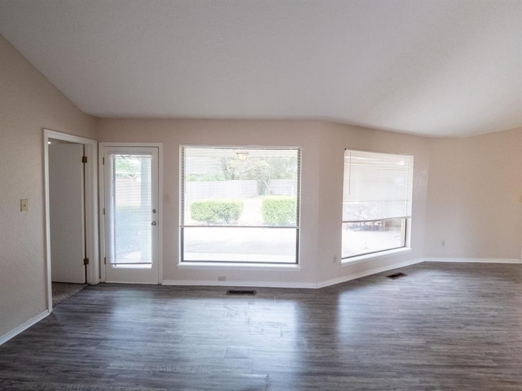 3201 Creekwood Court - Photo 8
