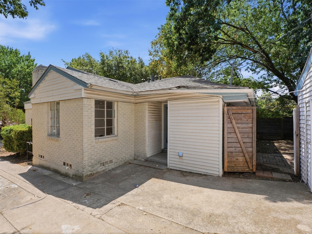 911 Reverchon Drive - Photo 19