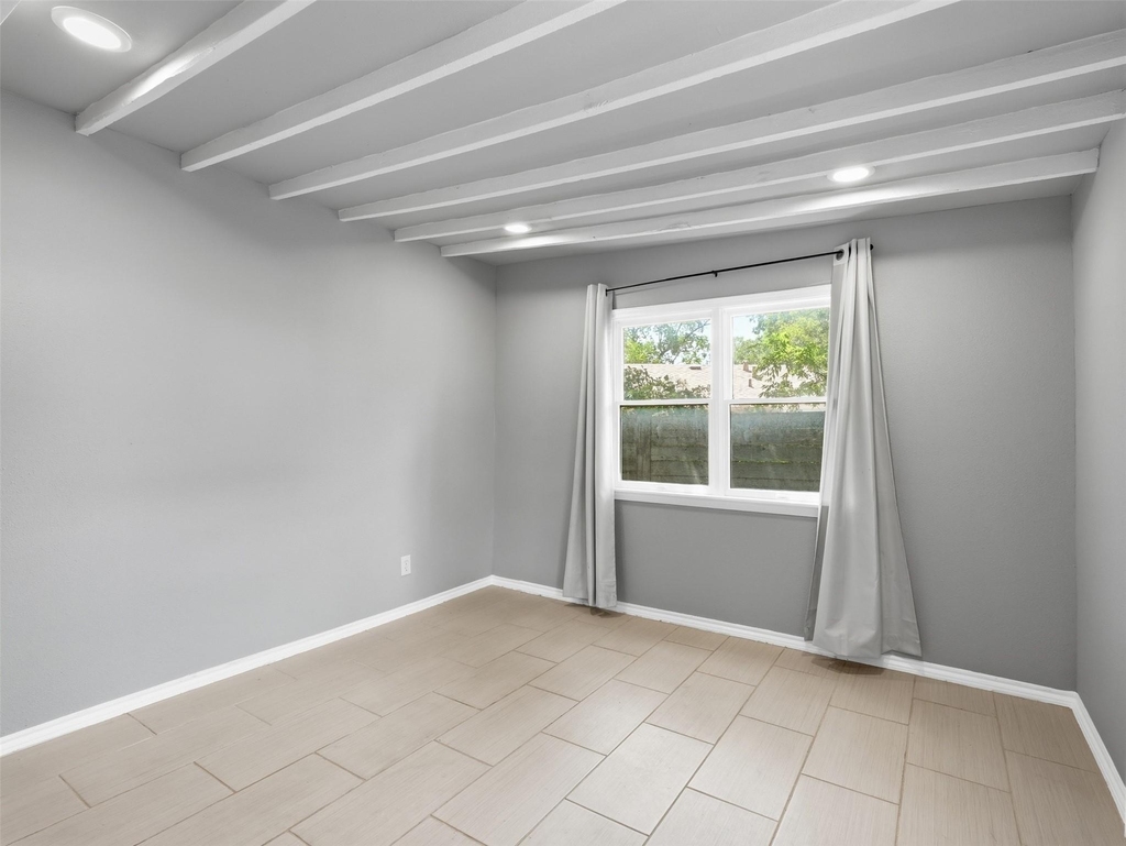 911 Reverchon Drive - Photo 10