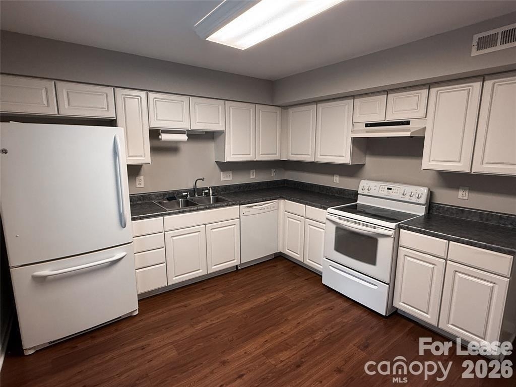 11037 Hunter Trail Lane - Photo 2