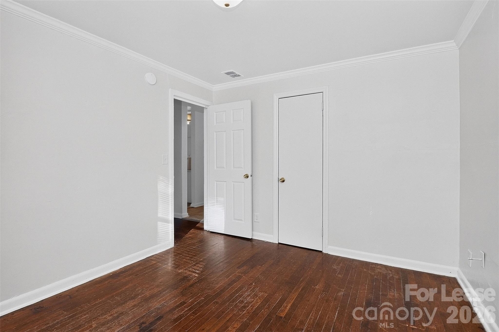 2414 Wilson Avenue - Photo 10
