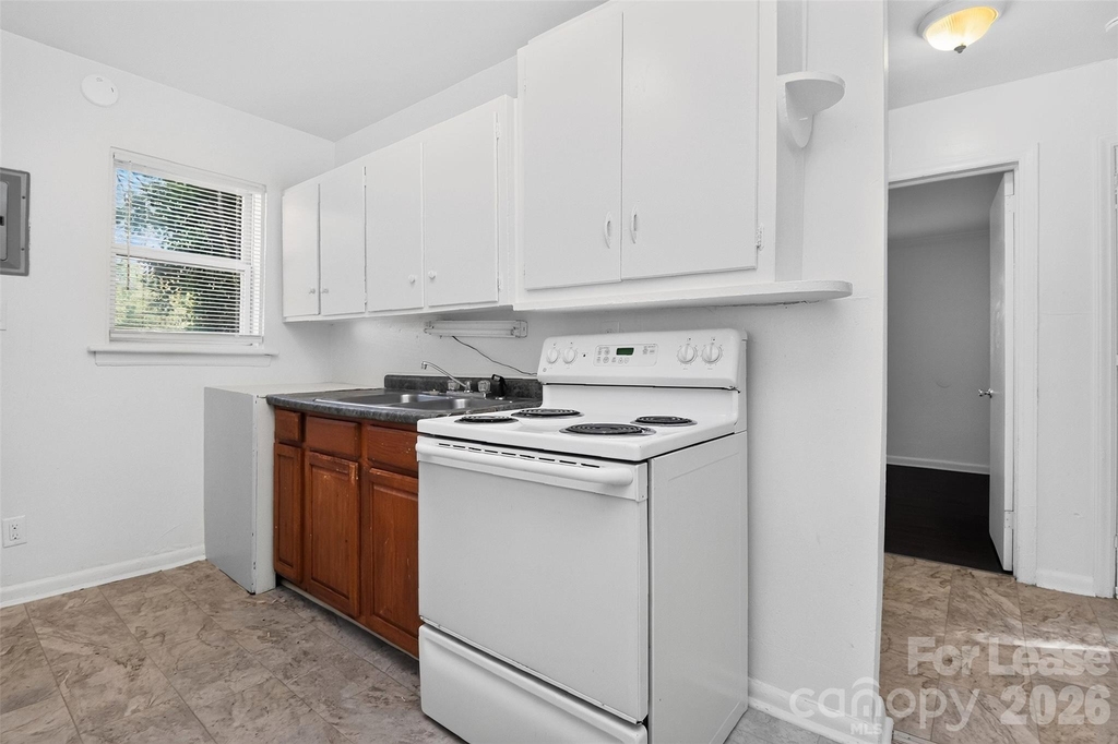 2414 Wilson Avenue - Photo 5