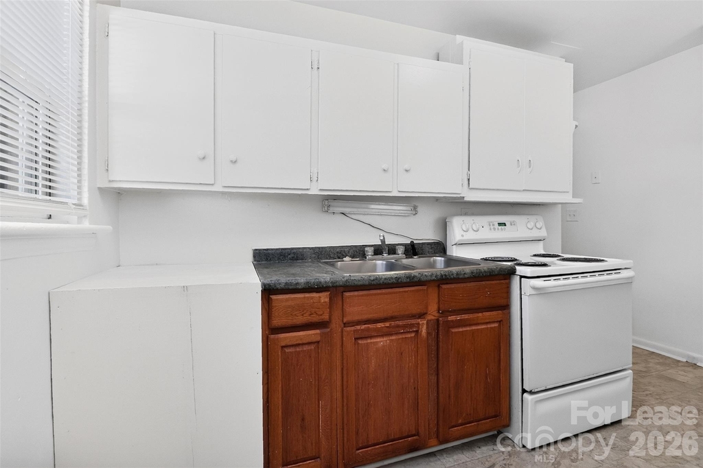 2414 Wilson Avenue - Photo 6