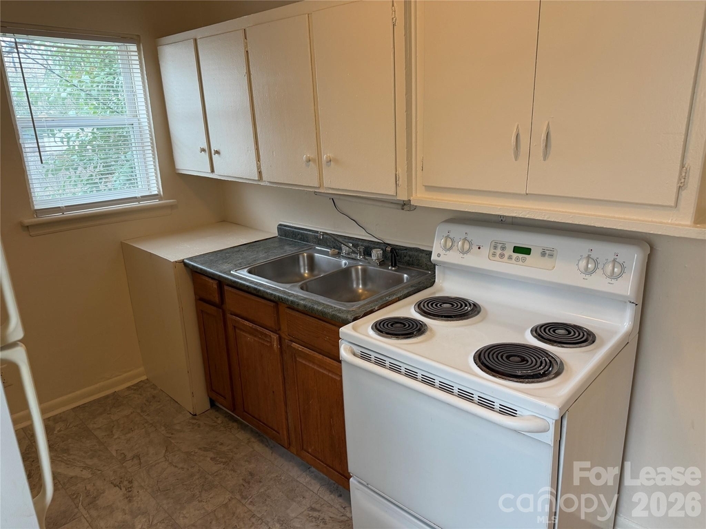 2414 Wilson Avenue - Photo 5