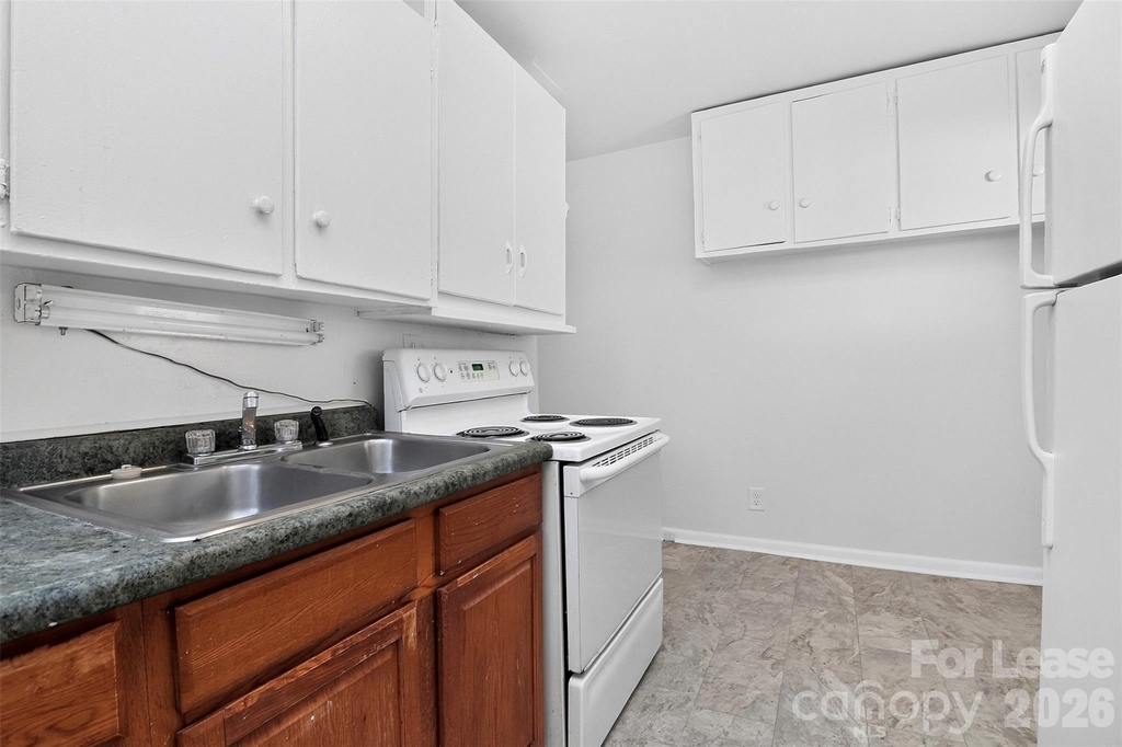 2414 Wilson Avenue - Photo 7