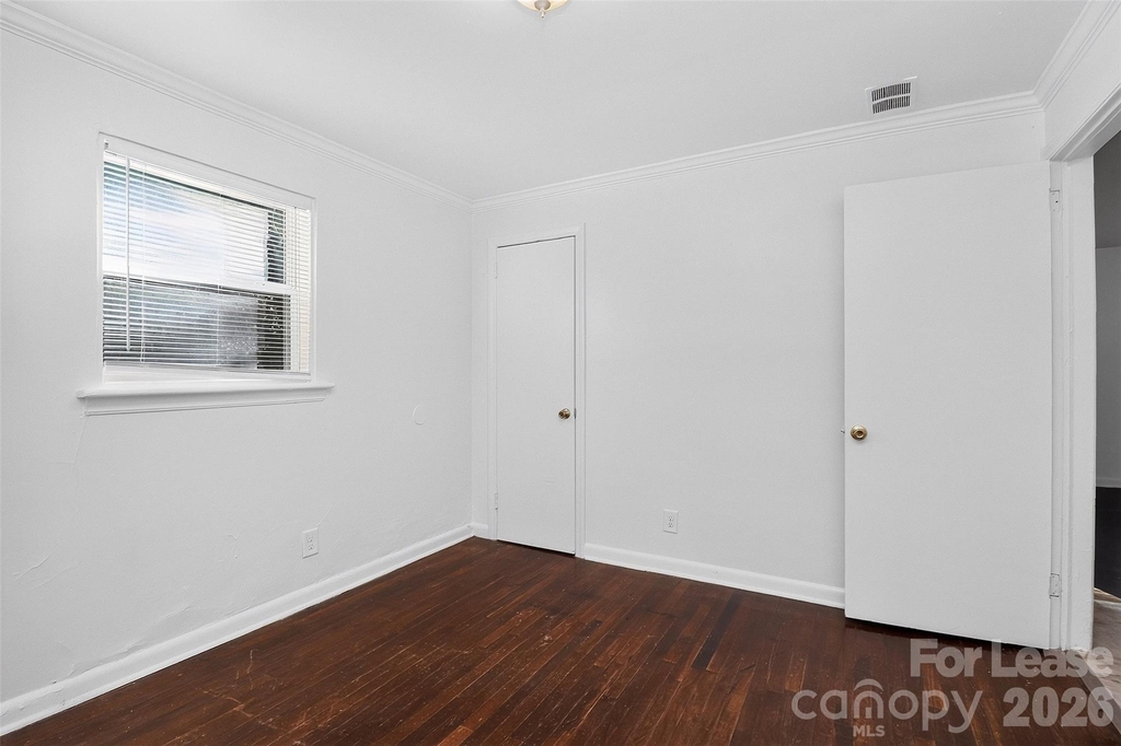 2414 Wilson Avenue - Photo 13