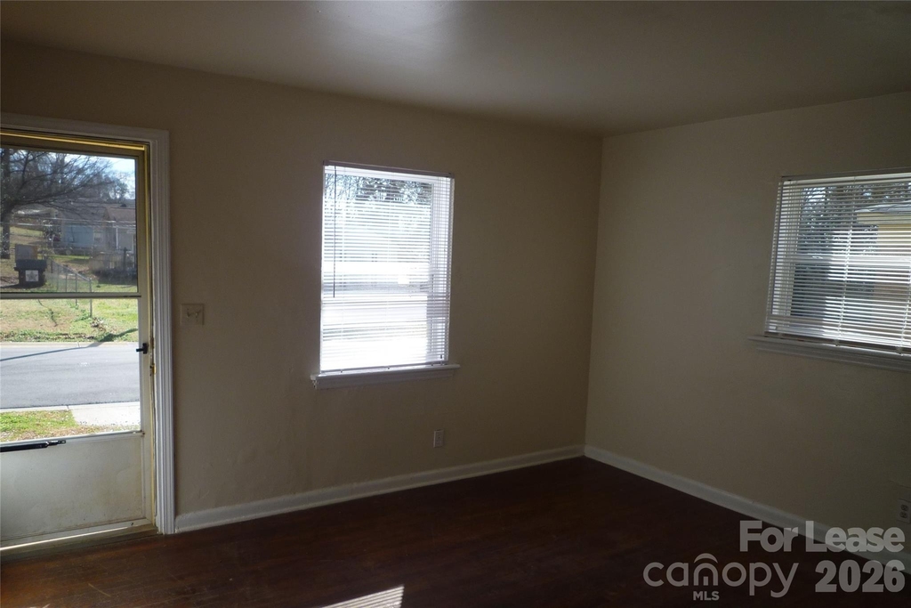 2414 Wilson Avenue - Photo 3
