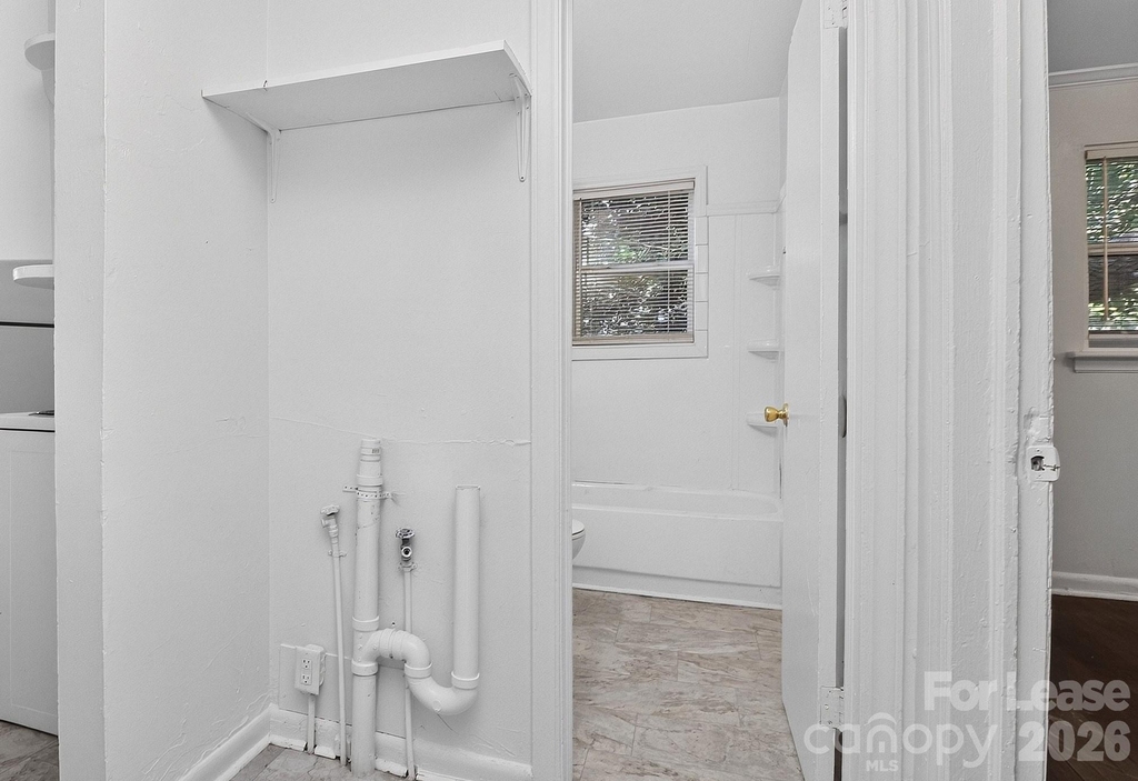 2414 Wilson Avenue - Photo 11
