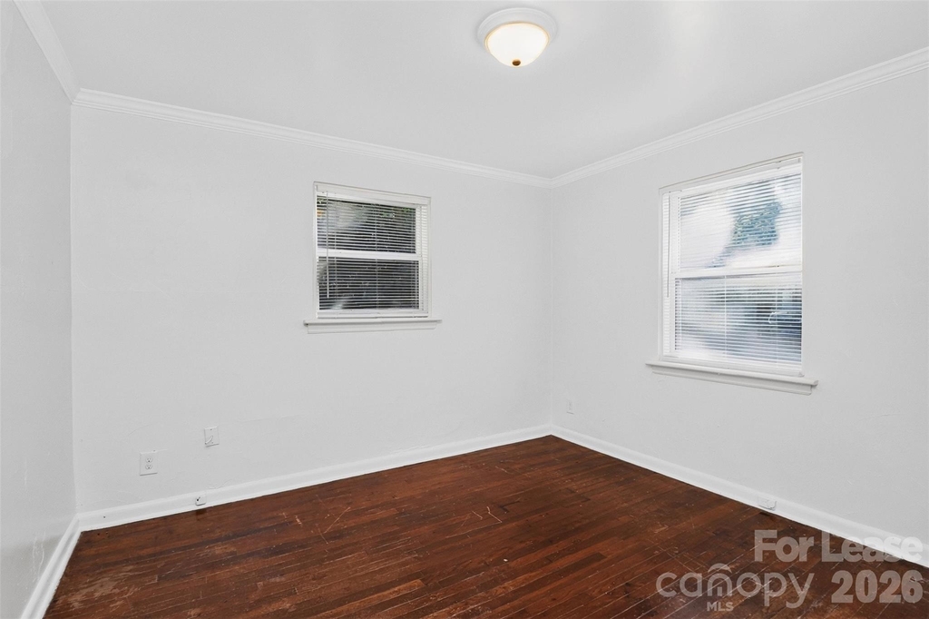 2414 Wilson Avenue - Photo 9