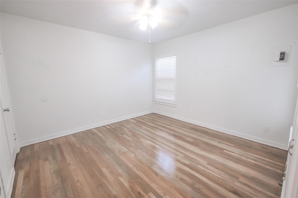 3917 Dexter Avenue - Photo 11