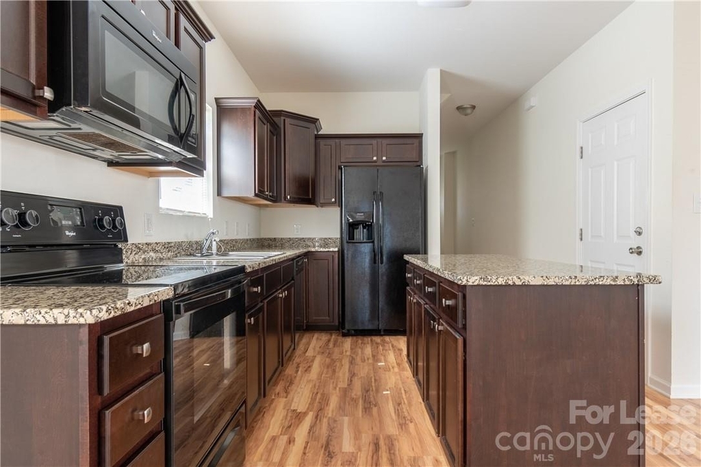 108 Lookout Point Place - Photo 4