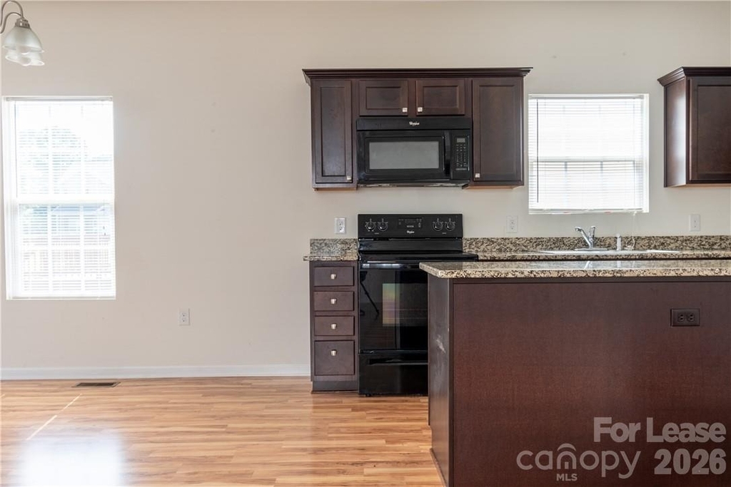 108 Lookout Point Place - Photo 9