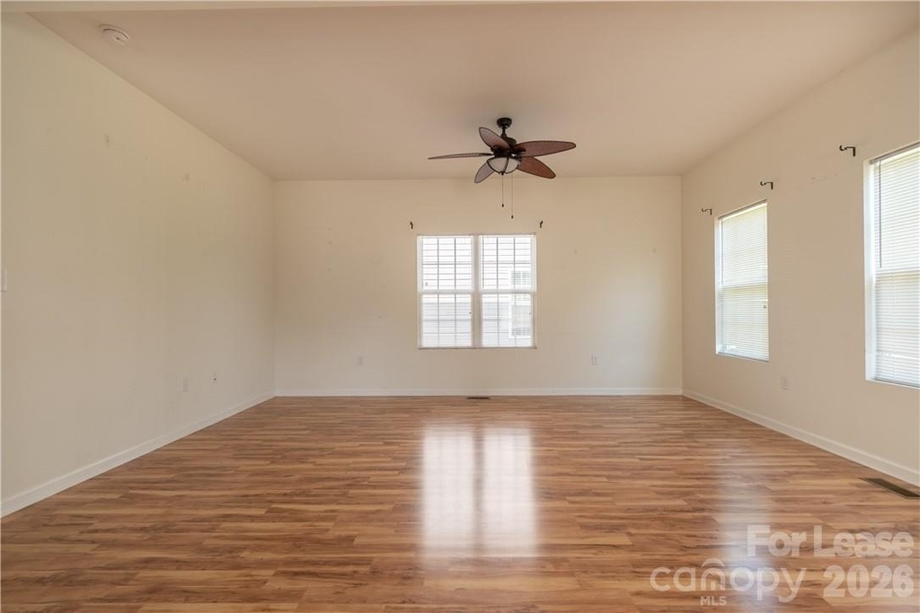 108 Lookout Point Place - Photo 22