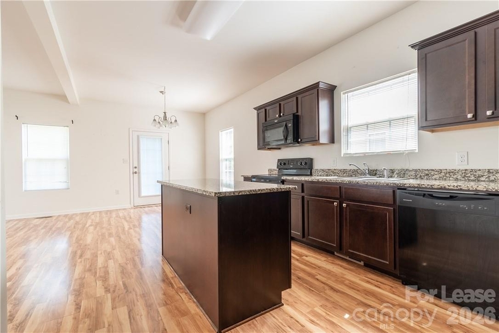 108 Lookout Point Place - Photo 5