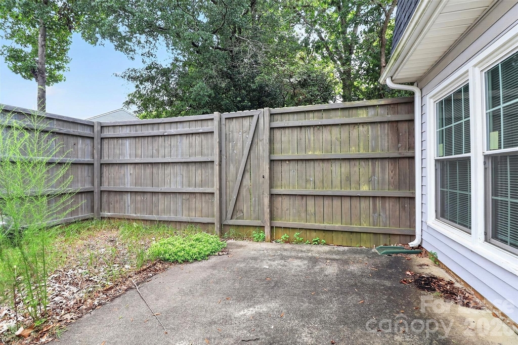 8322 Knights Bridge Road - Photo 36
