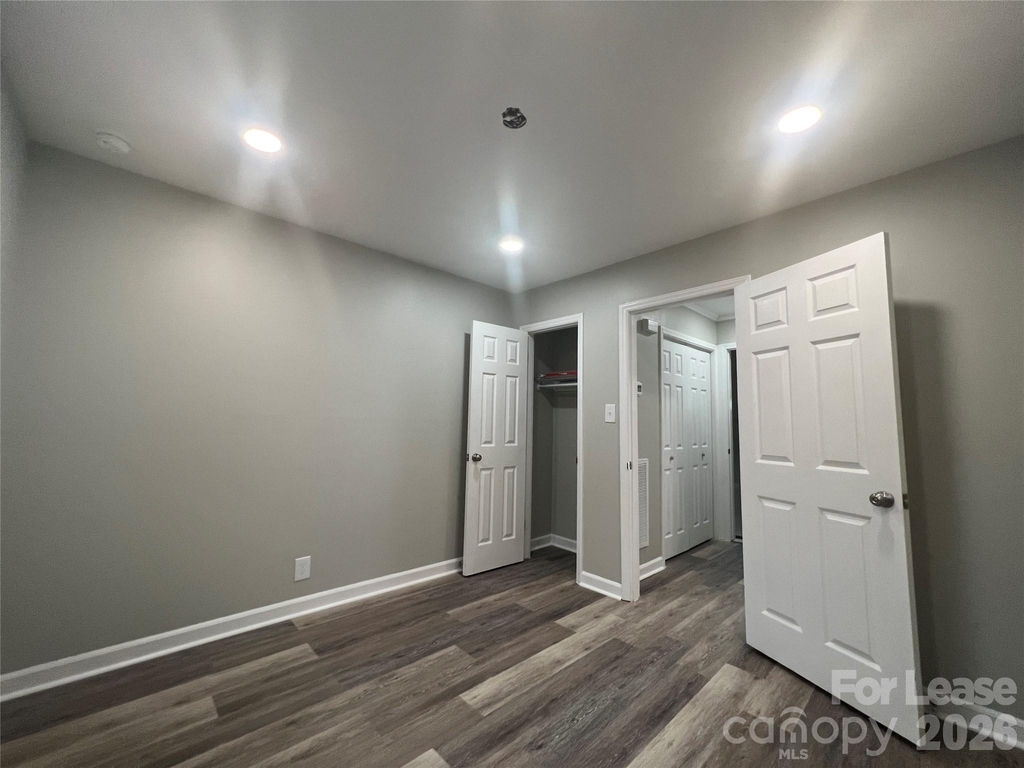 1300 Main Street - Photo 3