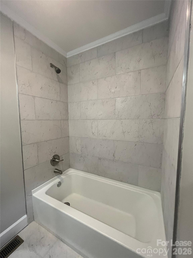 1300 Main Street - Photo 5
