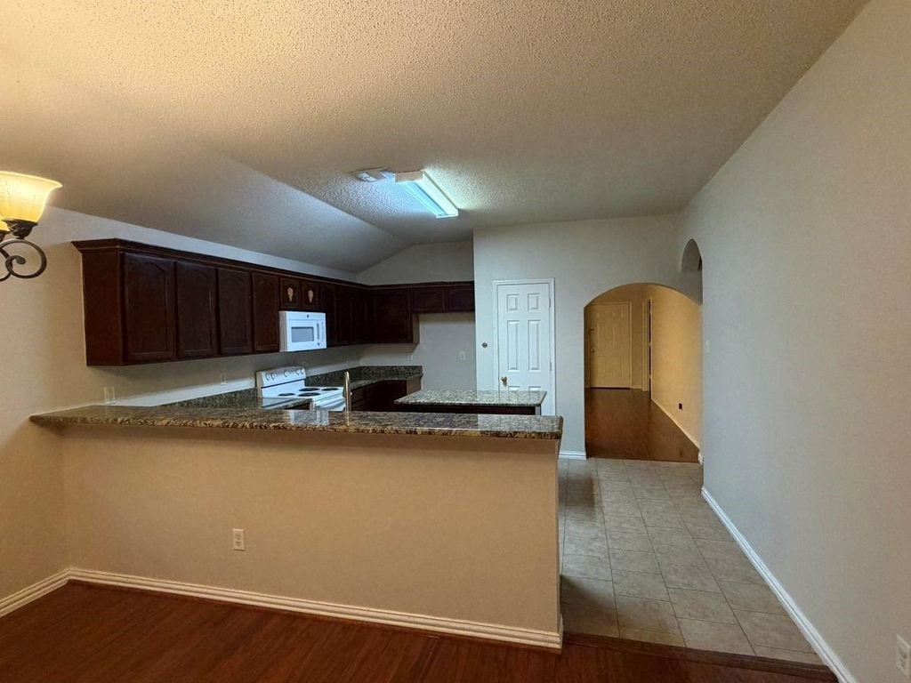 9189 Chivalry Court - Photo 6