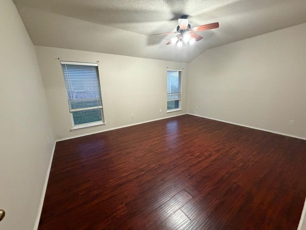 9189 Chivalry Court - Photo 10
