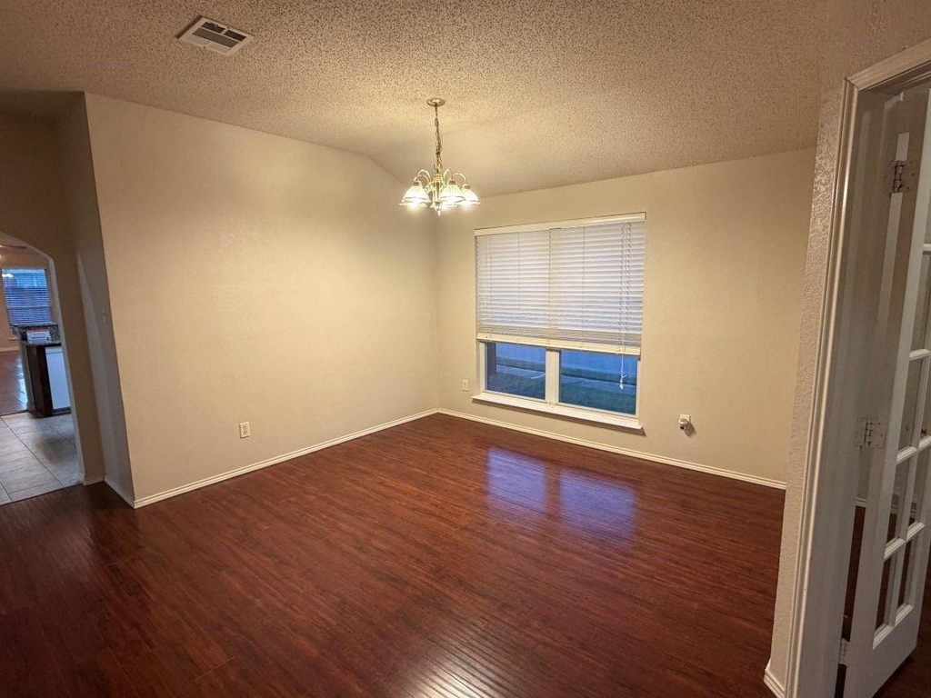 9189 Chivalry Court - Photo 4