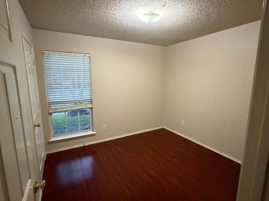 9189 Chivalry Court - Photo 15