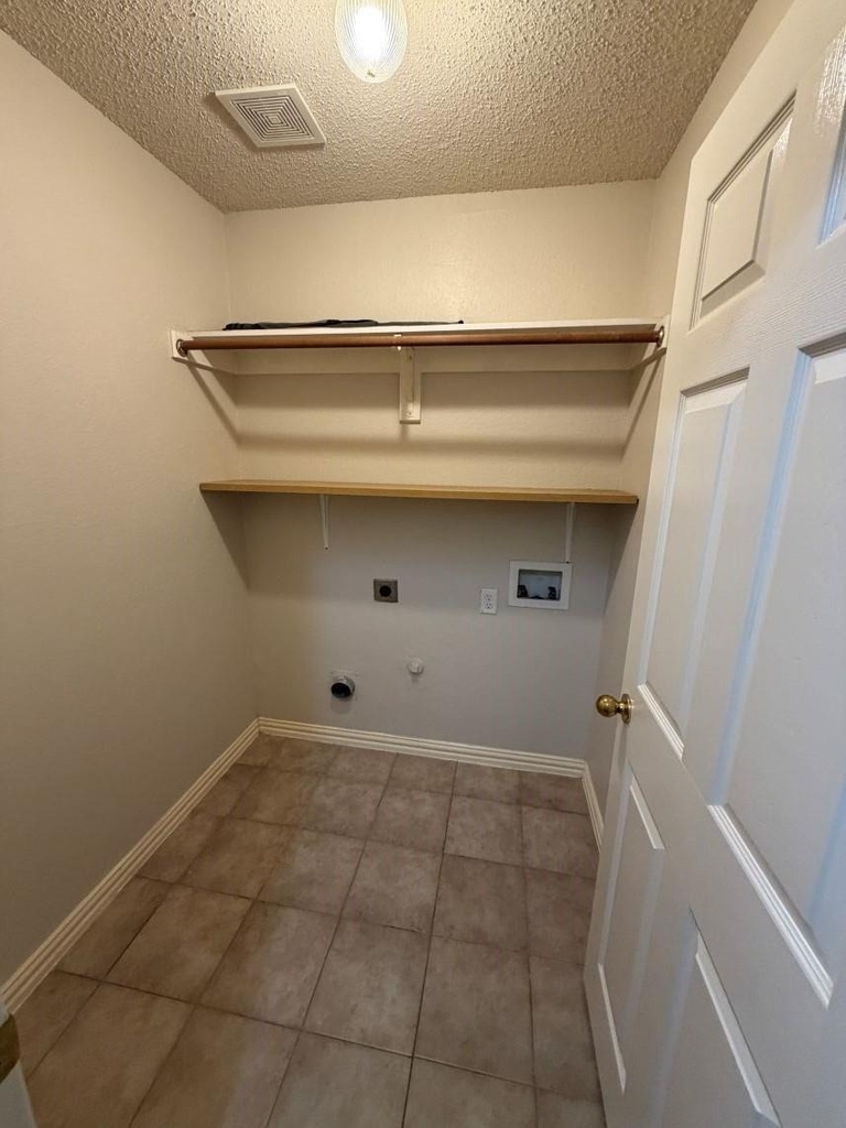9189 Chivalry Court - Photo 8